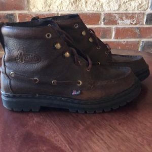 Justin chukkas size 7 1/2